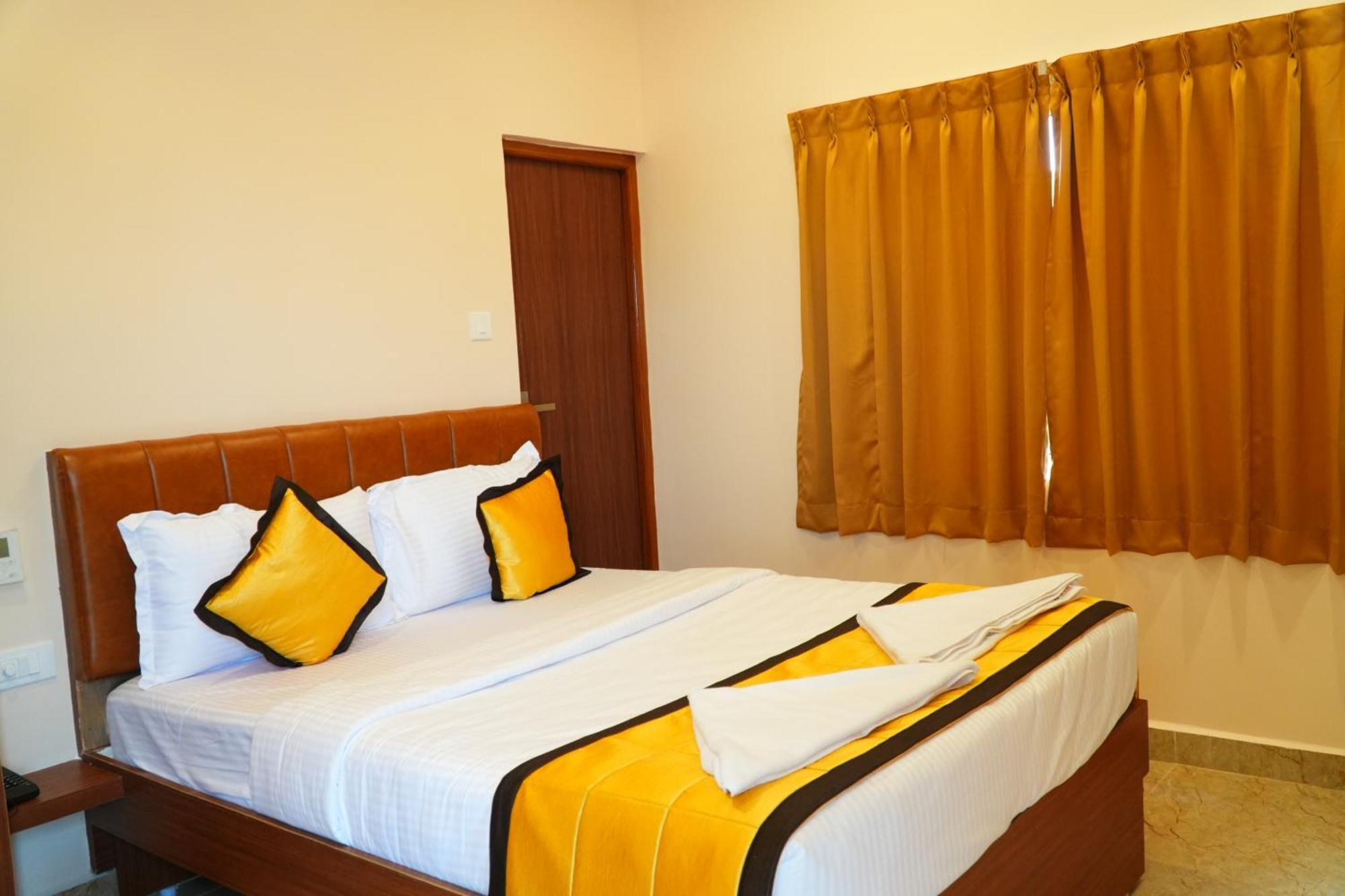 Uj Pallazzio - Business Class Luxury Hotel Tiruvannamalai Exterior photo